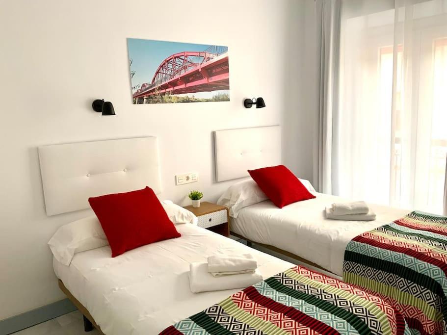 My Home In Triana, Luminoso Y Acogedor Apartamento Sevilla Exterior foto