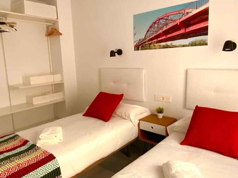 My Home In Triana, Luminoso Y Acogedor Apartamento Sevilla Exterior foto